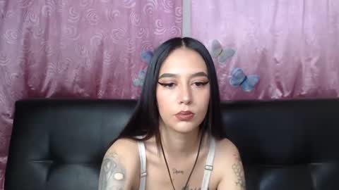 Snapshot of anne_jm chatting on December 5, 2:53 am Anne online show from December 5, 2:53 am