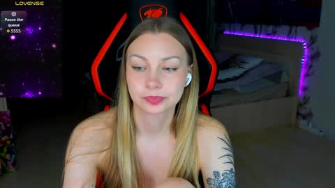 Annie online show from March 26, 11:28 pm