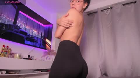 annie_rosse1017 online show from July 10, 6:03 am