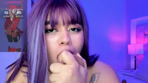 AnniJones online show from May 11, 3:41 am