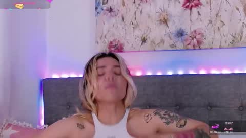 Antonella Lee online show from January 31, 7:45 pm