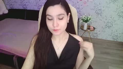 Annie online show from March 4, 3:00 am