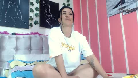 Snapshot of annyevans_ chatting on February 26, 12:38 pm online show from February 26, 12:38 pm