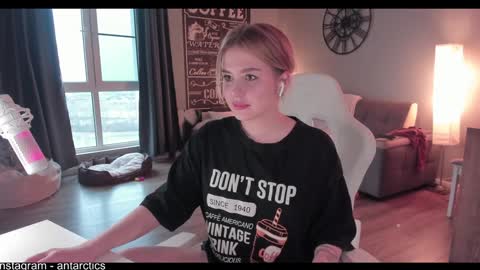 Inst  antarctics   online show from December 17, 12:00 pm