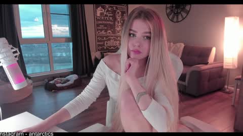 Inst  antarctics   online show from December 18, 1:45 pm