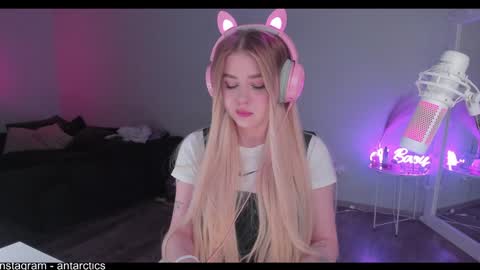 Inst  antarctics   online show from December 23, 2:50 pm