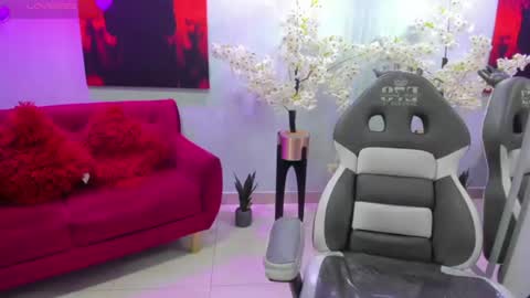 Antonella.  online show from June 13, 12:57 pm