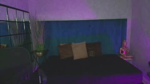 A N T O N I A online show from May 6, 11:03 am