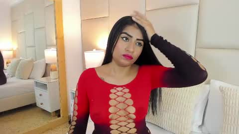Antonia online show from July 6, 1:05 pm