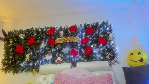 Snapshot of any_mour chatting on December 19, 4:13 pm any mour online show from December 19, 4:13 pm