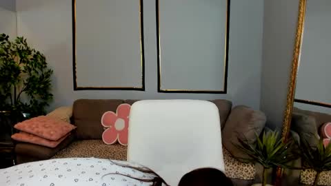 Anya online show from April 4, 12:37 pm