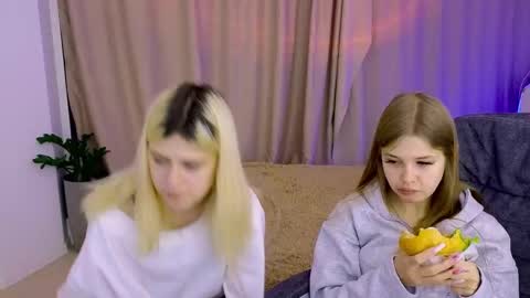 ApheliaStar online show from December 17, 5:28 pm