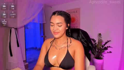 Snapshot of aphrodite_sweet chatting on October 18, 7:59 pm Karla online show from October 18, 7:59 pm
