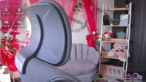 aphrodite online show from April 22, 9:01 pm