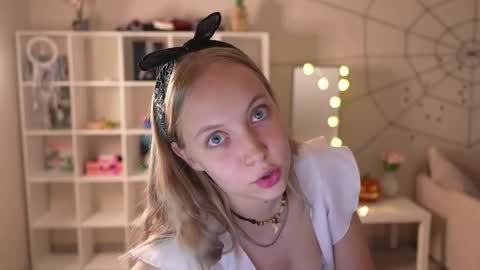  REYNA  next stream on December 3rd online show from October 30, 2:18 pm
