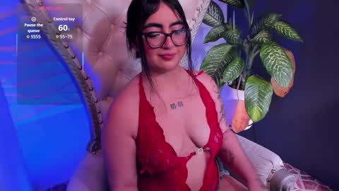 apprilfoxx online show from October 29, 5:15 pm