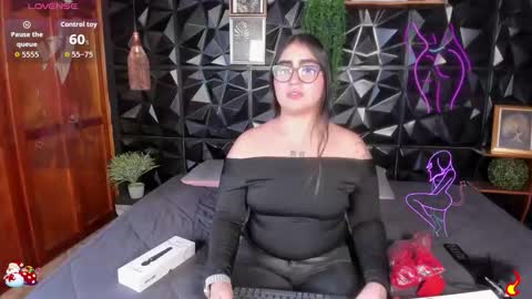 apprilfoxx online show from January 10, 3:17 pm