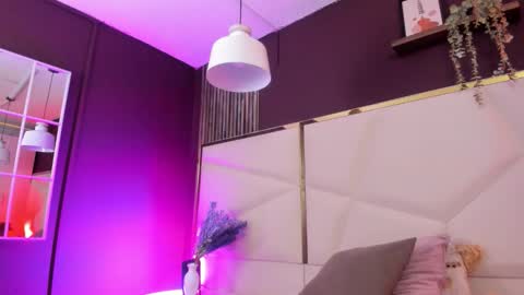 April online show from October 9, 4:00 pm