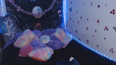 Snapshot of april_l6 chatting on October 2, 1:54 am april_l6 online show from October 2, 1:54 am