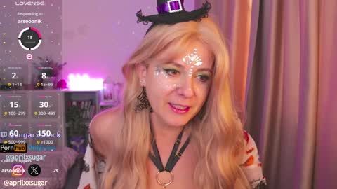 Snapshot of aprilxsugar chatting on November 1, 9:35 am April online show from November 1, 9:35 am