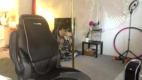 BustyPrincessLeila online show from March 25, 4:32 pm