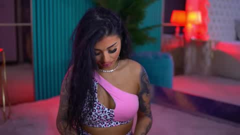 arabellaposh online show from December 3, 6:16 am