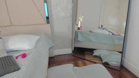 Ari Wilde online show from February 6, 1:25 pm