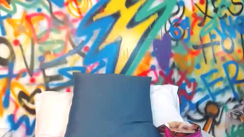 aria online show from April 15, 6:08 pm