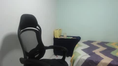 ...Ariana... online show from April 6, 6:09 pm