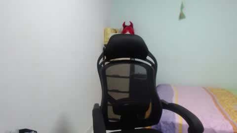 ...Ariana... online show from September 23, 5:22 pm