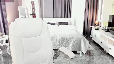 Ana online show from April 28, 11:58 am