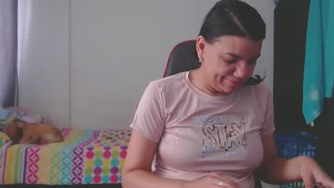 ariannaloovel online show from February 25, 4:49 pm