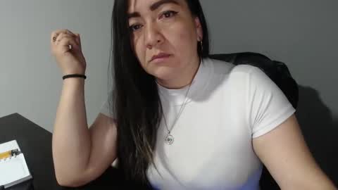 Arielle online show from December 2, 11:05 pm