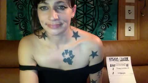 ariel  colin when hes here online show from December 30, 1:15 am