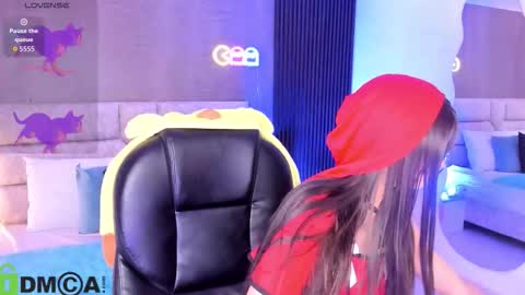 Snapshot of arinextdoor chatting on October 21, 4:16 am Ari online show from October 21, 4:16 am