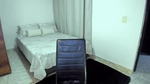 aristena_01 online show from April 14, 2:11 am