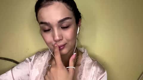 Amina online show from February 9, 7:16 pm