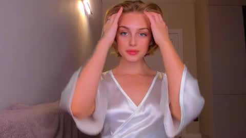 your pretty Ashley online show from February 22, 5:53 pm