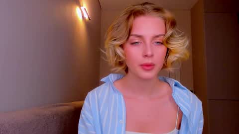 your pretty Ashley online show from March 9, 5:06 pm