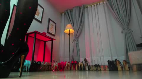 ashley_leon_ online show from November 4, 3:06 pm