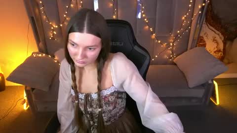 ashleybaee online show from April 14, 1:33 pm