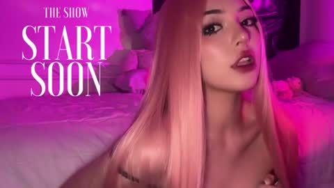 Ashlee Boox   online show from July 24, 3:10 pm