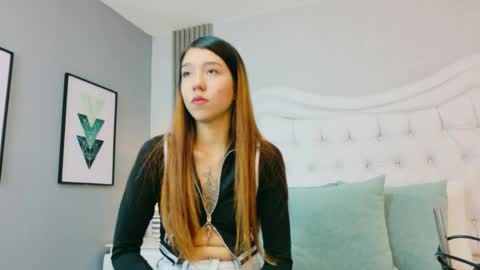 AshleyRoberh online show from April 14, 7:36 pm