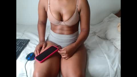 ashleyt255 online show from November 19, 7:36 pm