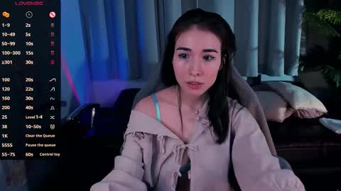 Ashley online show from November 25, 1:24 pm