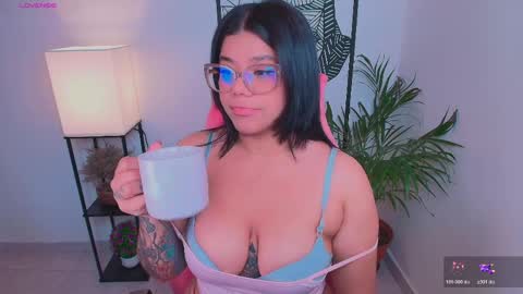 Ashleyy18   online show from April 8, 11:18 pm