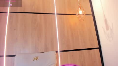 ashlyn online show from February 3, 8:45 pm