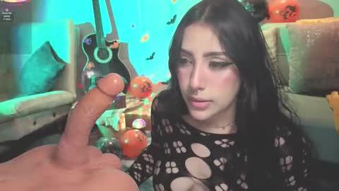 Snapshot of ashlynnlowe_ chatting on October 8, 8:02 pm Ash online show from October 8, 8:02 pm