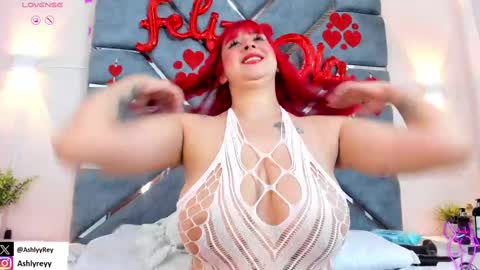 Snapshot of ashlyrey_1 chatting on February 18, 10:03 pm Ashly online show from February 18, 10:03 pm