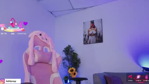 Snapshot of ashlyrey_1 chatting on September 22, 10:30 pm Ashly online show from September 22, 10:30 pm